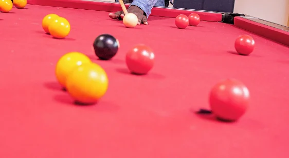 Table de billard — Hôtel Cergy Pontoise, Bafoussam