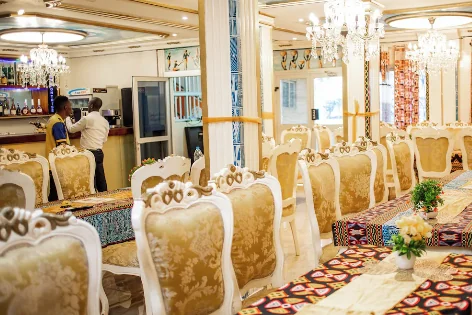 Salle du restaurant de l'Hôtel Cergy Pontoise
